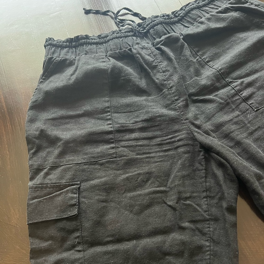 Time and Tru Women’s Black Cargo Pants - Picture 4 of 6